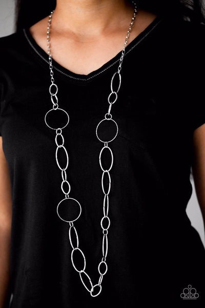 PERFECT MISMATCH - SILVER TEXTURED HOOP NECKLACE - PAPARAZZI