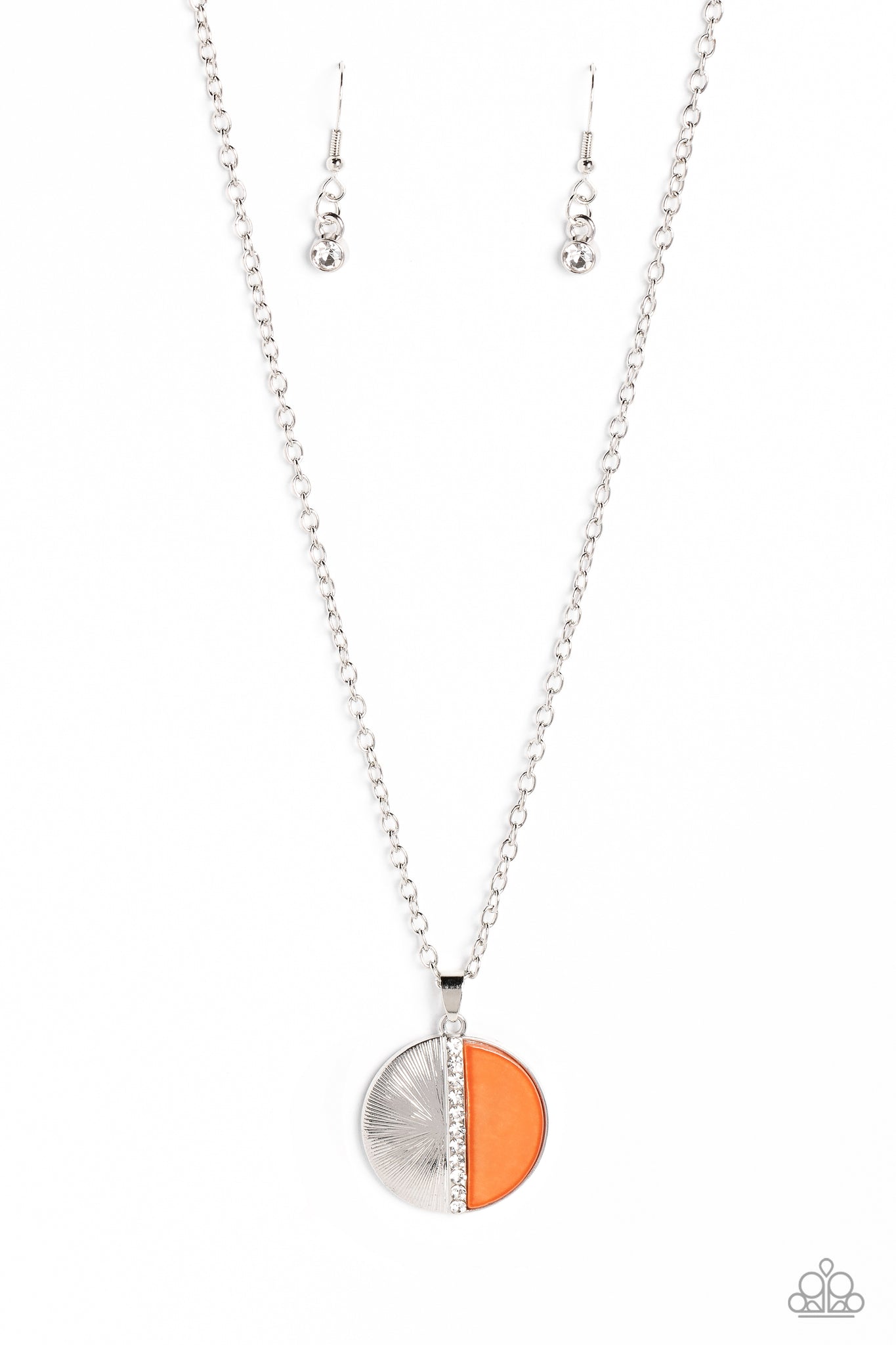 CAPTIVATING CONTRAST - ORANGE SILVER CIRCLE SHORT NECKLACE - PAPARAZZI