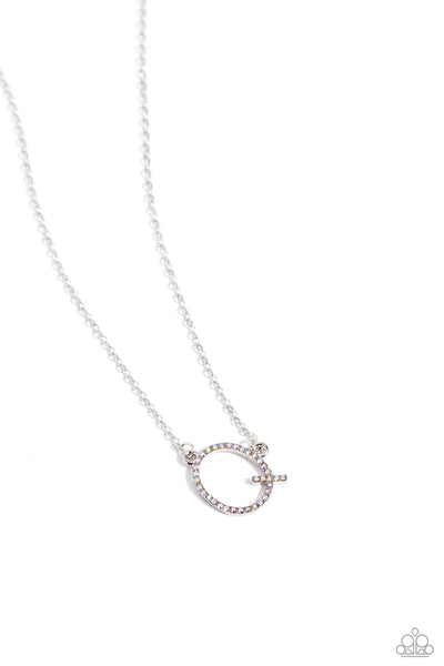 INITIALLY YOURS - Q - MULTI IRIDESCENT RHINESTONE SILVER LETTER SHORT NECKLACE - PAPARAZZI