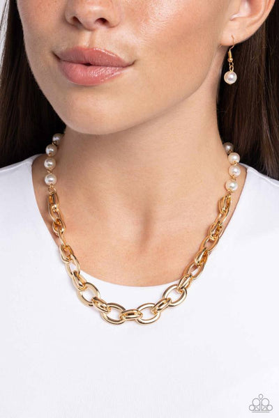 DUAL DAYDREAM - WHITE PEARL GOLD SHORT NECKLACE - PAPARAZZI