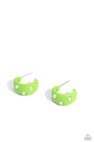 COVER PEARL - GREEN WITH WHITE PEARL TINY HOOP EARRINGS - PAPARAZZI