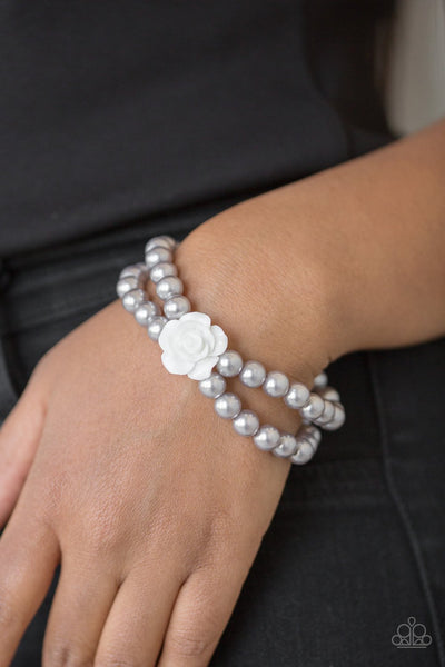 POSH AND POSY - SILVER PEARL WHITE RESIN ROSE STRETCHY BRACELET - PAPARAZZI