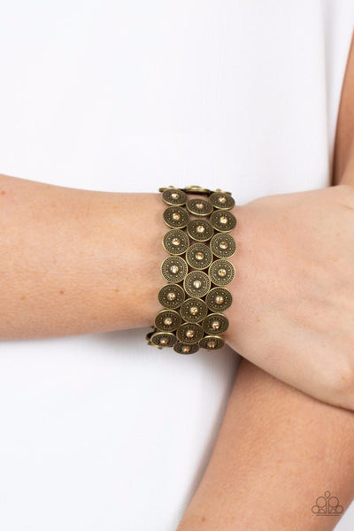 FORGOTTEN TREASURE - BRASS CIRCLE STRETCHY BRACELET - February 2023 Fashion Fix Exclusive PAPARAZZI
