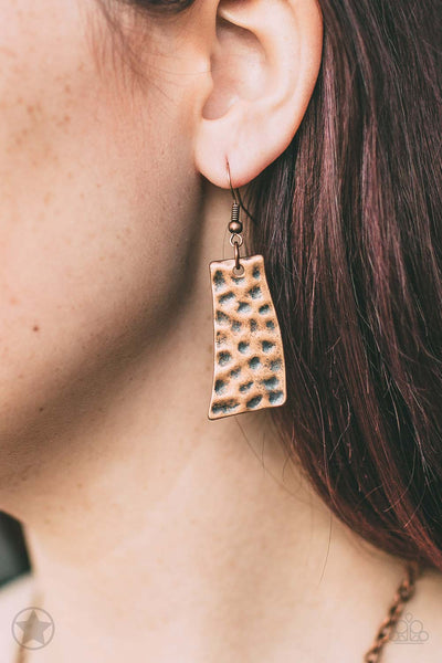 A FAN OF THE TRIBE - COPPER BRASS SILVER MIXED METAL BLOCKBUSTER SHORT NECKLACE - PAPARAZZI