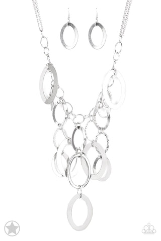 A SILVER SPELL - SILVER TEXTURED NECKLACE - PAPARAZZI BLOCKBUSTER