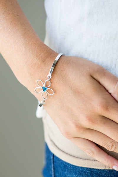 HIBISCUS HIPSTER - BLUE RHINESTONE SILVER FLORAL BRACELET - PAPARAZZI