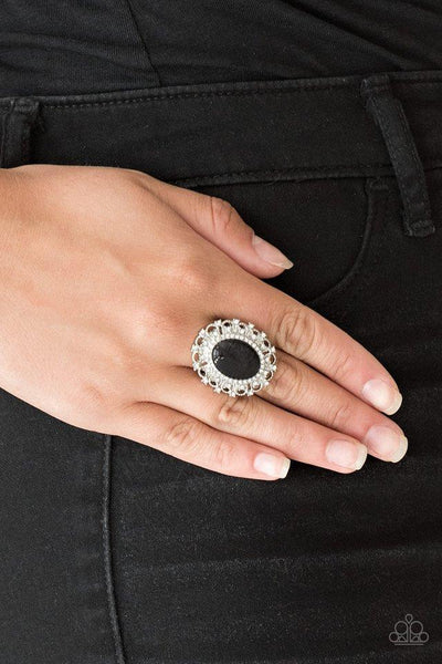 BAROQUE THE SPELL - BLACK MOONSTONE SILVER RING - PAPARAZZI