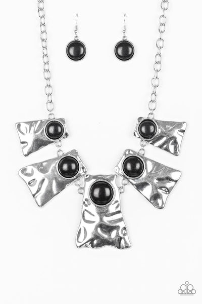 COUGAR - PAPARAZZI - BLACK BEAD HAMMERED SILVER PLATE NECKLACE