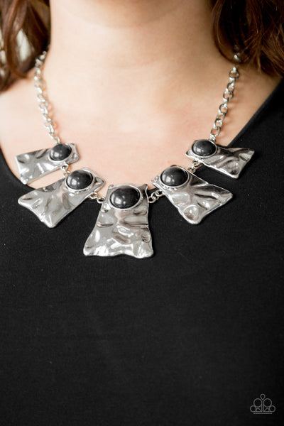 COUGAR - PAPARAZZI - BLACK BEAD HAMMERED SILVER PLATE NECKLACE