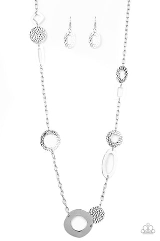 METRO SCENE - PAPARAZZI - SILVER SMOOTH TEXTURED FRAME NECKLACE