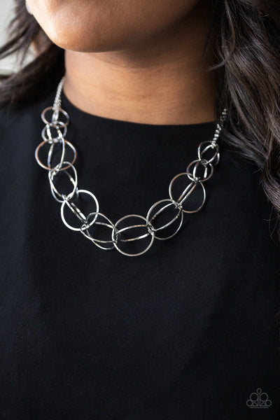 SPACE WALK - SILVER INTERLOCKING RING LAYERED NECKLACE