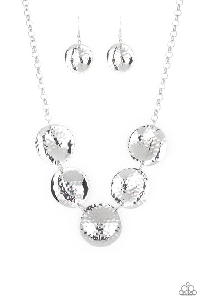 FIRST IMPRESSIONS - SILVER CIRCLE FRAME NECKLACE PARARAZZI