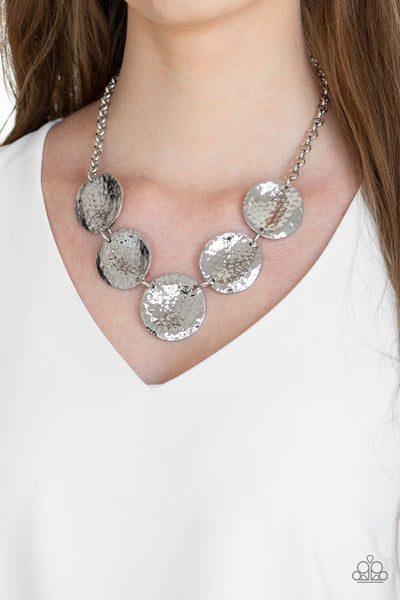 FIRST IMPRESSIONS - SILVER CIRCLE FRAME NECKLACE PARARAZZI