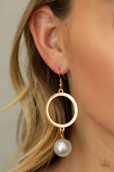 SOHO SOLO - PAPARAZZI - WHITE PEARL  GOLD HOOP EARRINGS