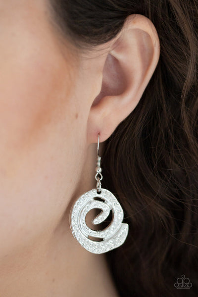 STATEMENT SWIRL - SILVER HAMMERED SWIRL NECKLACE - PAPARAZZI