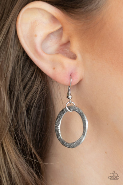 AMPED UP METALLICS - SILVER CIRCLE LANYARD NECKLACE - PAPARAZZI