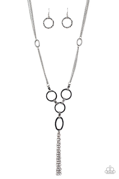 METRO MECHANICS - BLACK HAMMERED GUNMETAL NECKLACE - PAPARAZZI