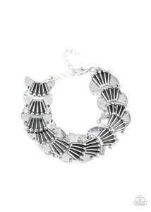MOONLIT MESA - SILVER CRESCENT FRAME BRACELET