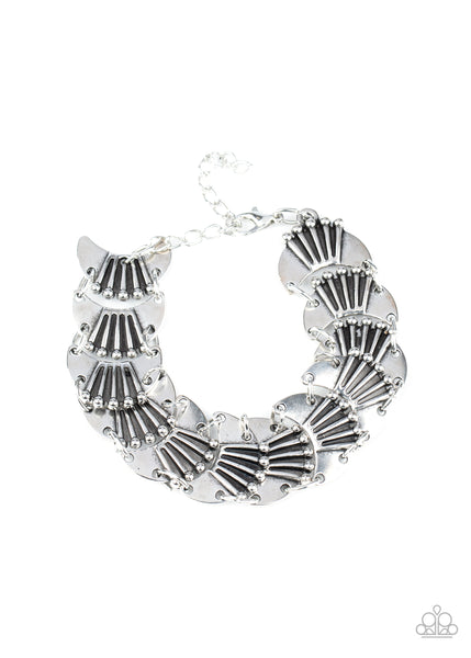 MOONLIT MESA - SILVER CRESCENT FRAME BRACELET