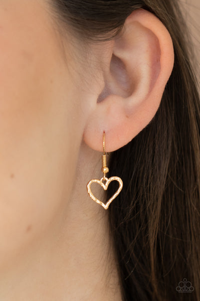 VINTAGELY VALENTINE - GOLD HAMMERED HEART NECKLACE - PAPARAZZI
