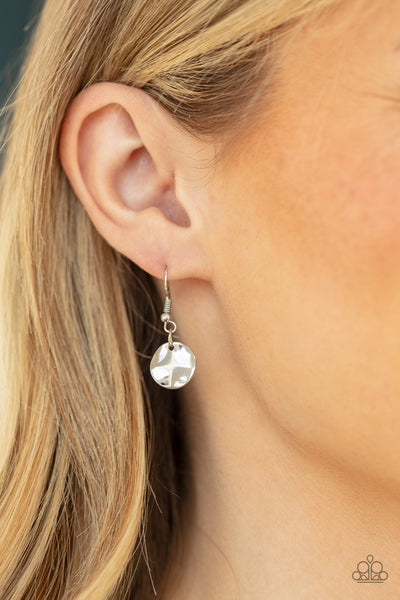 GLISTEN CLOSELY - SILVER HAMMERED DISC NECKLACE - PAPARAZZI