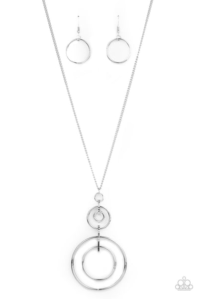 THE INNER WORKINGS - SILVER CIRCLE PENDANT NECKLACE - PAPARAZZI