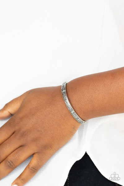 PRECISELY PETITE - SILVER FILIGREE STRETCHY BRACELET - PAPARAZZI