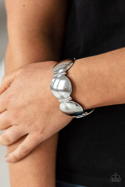 GOING, GOING, GONG! - SILVER DISC STRETCHY BRACELERT SET - PAPARAZZI