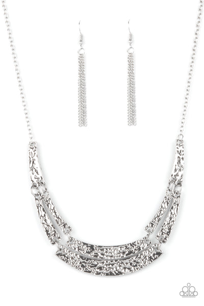 STICK TO THE ARTIFACTS -  SILVER TEXTURED PLATE NECKLACE - PAPARAZZI