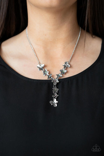 FAIRYTALE MEADOW - MULTI COLOR RHINESTONE SILVER FLOWER Y NECKLACE - PAPARAZZI