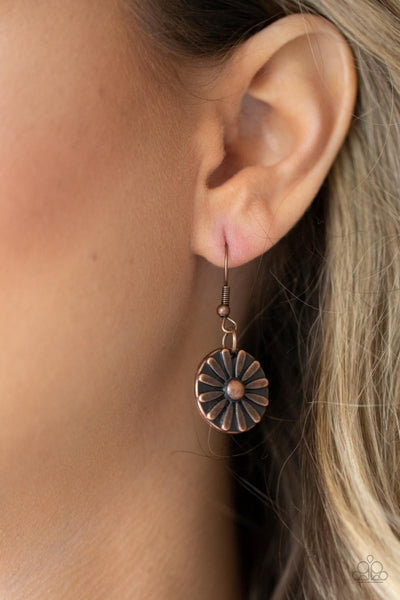 SAGUARO GARDEN - COPPER FRAME WHITE STONE NECKLACE - PAPARAZZI
