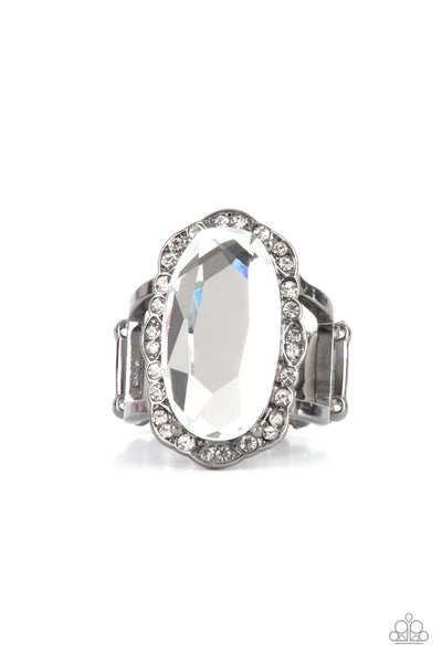 BLING TO HEEL - BLACK GEM SILVER RING - PAPARAZZI