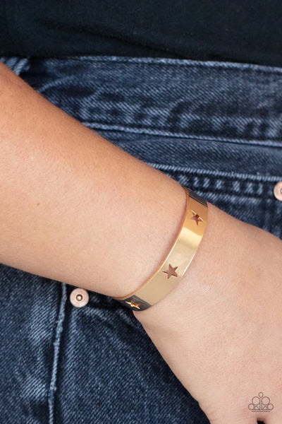 AMERICAN GIRL GLAMOUR - GOLD STAR CUTOUT CUFF BRACELET - PAPARAZZI