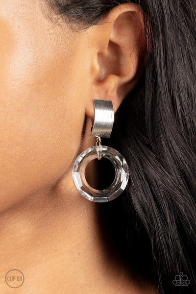 CLEAR OUT! -WHITE RECTANGLE CLEAR ACRYLIC CIRCLE CLIP-ON EARRINGS - PAPARAZZI