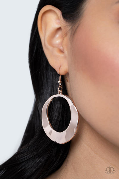 URBAN ECLIPSE - ROSE GOLD HAMMERED CIRCLE EARRINGS - PAPARAZZI