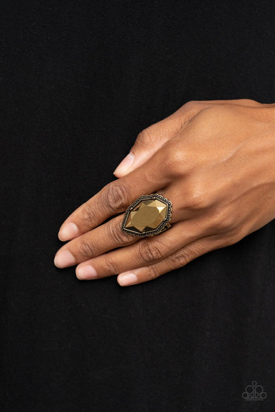 AVANT-GRANDEUR - BRASS AURUM GEM RING - PAPARAZZI