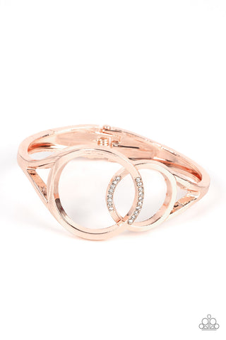 SCOPE OF EXPERTISE - ROSE GOLD CIRCLE RHINESTONE HINGED BRACELET - PAPARAZZI