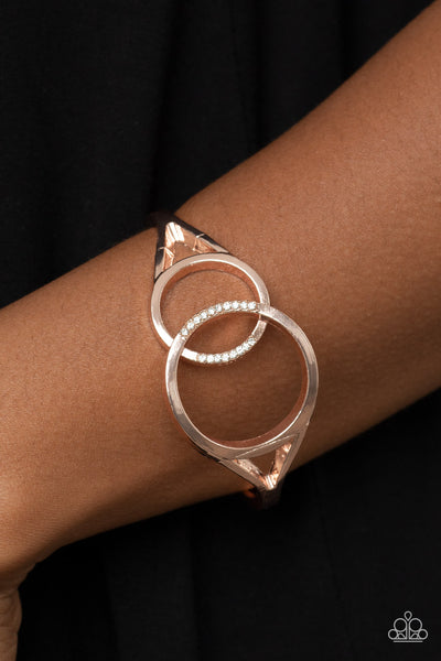 SCOPE OF EXPERTISE - ROSE GOLD CIRCLE RHINESTONE HINGED BRACELET - PAPARAZZI
