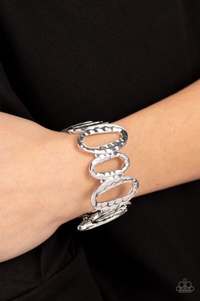 HOMESTEAD HEIRLOOM - SILVER OVAL STRETCHY BRACELET - PAPARAZZI