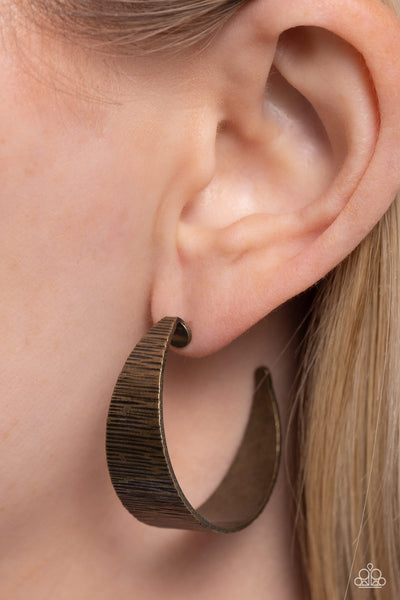 LECTURE ON TEXTURE - BRASS WIDE HOOP EARRINGS - PAPARAZZI