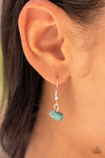 KEEP THE PIECE - BLUE TURQUOISE STONE SILVER CIRCLE NECKLACE - PAPARAZZI FASHION FIX AUGUST 2022
