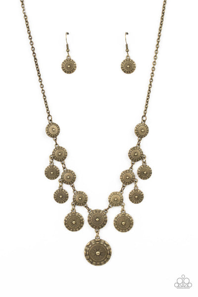 SAHARA STARS - BRASS DISC NECKLACE - PAPARAZZI