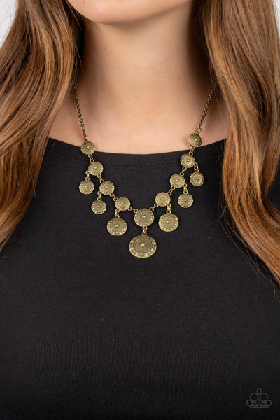 SAHARA STARS - BRASS DISC NECKLACE - PAPARAZZI