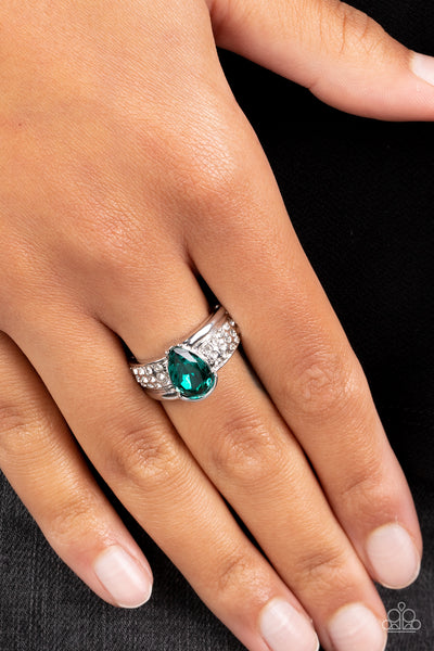 DIVE INTO OBLIVION - GREEN GEM WHITE RHINESTONE SILVER RING - PAPARAZZI