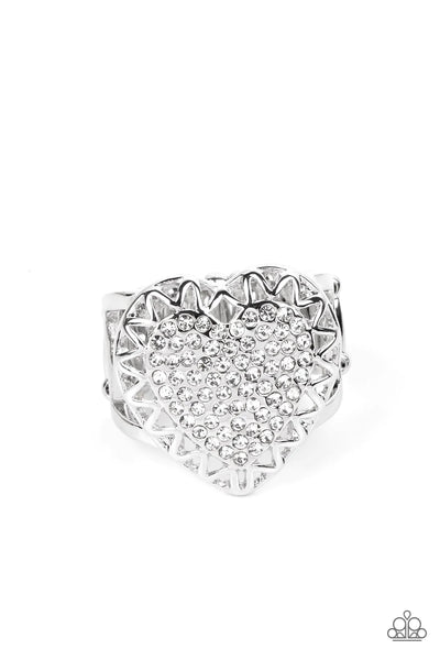 ROMANTIC ESCAPE - WHITE RHINESTONE SILVER HEART RING - PAPARAZZI