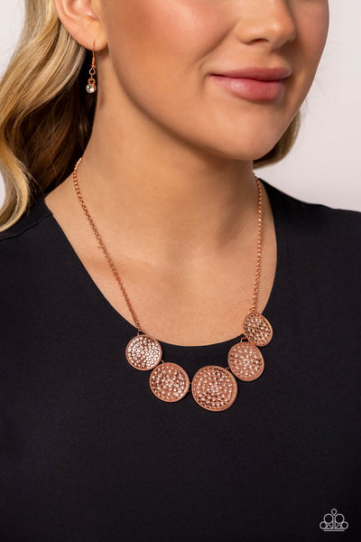 MEDALED MOSAIC - COPPER SHINY MEDALLION SHORT NECKLACE - PAPARAZZI