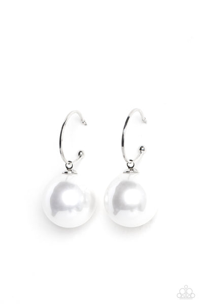 PEARL OF MY EYE - WHITE PEARL SMALL HOOP EARRINGS - PAPARAZZI EMP 2023