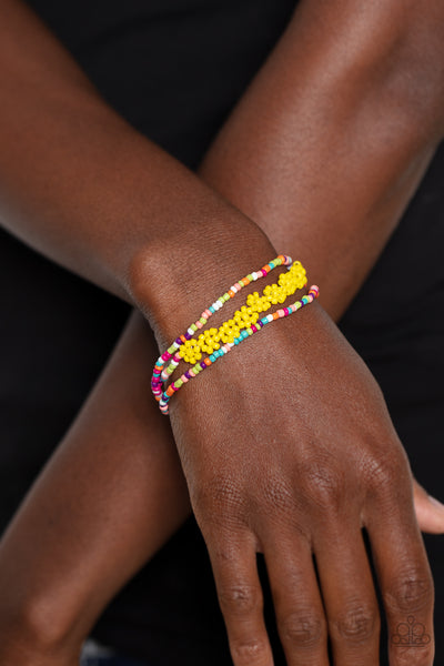 BUZZWORTHY BOTANICALS - MULTI COLOR YELLOW FLOWER SEED BEAD STRETCHY BRACELET - PAPARAZZI
