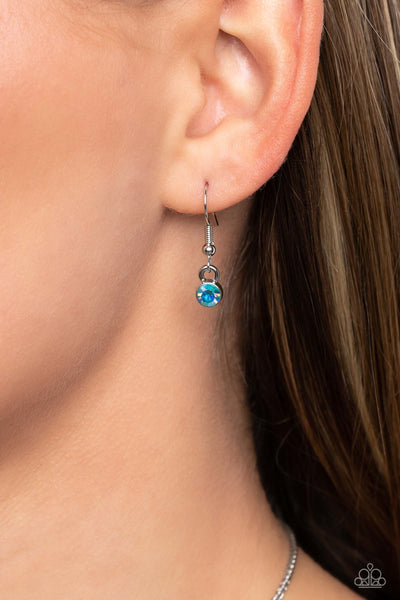 MANDALA MASTERPIECE - BLUE RHINESTONE SILVER SHORT NECKLACE - PAPARAZZI