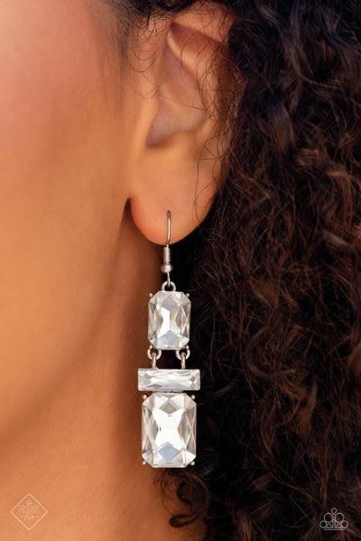 Chain Check - WHITE GEM  PAPARAZZI - FASHION FIX MARCH 2023